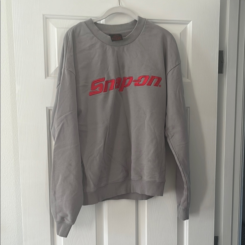 Snap On Men's Gray Crewneck Sweatshirt with Red Logo